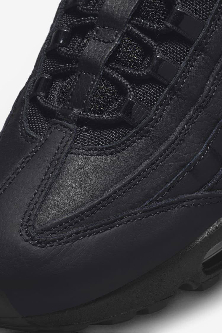Air Max 95 'Triple Black' (FN7273-001) Release Date. Nike SNKRS NL