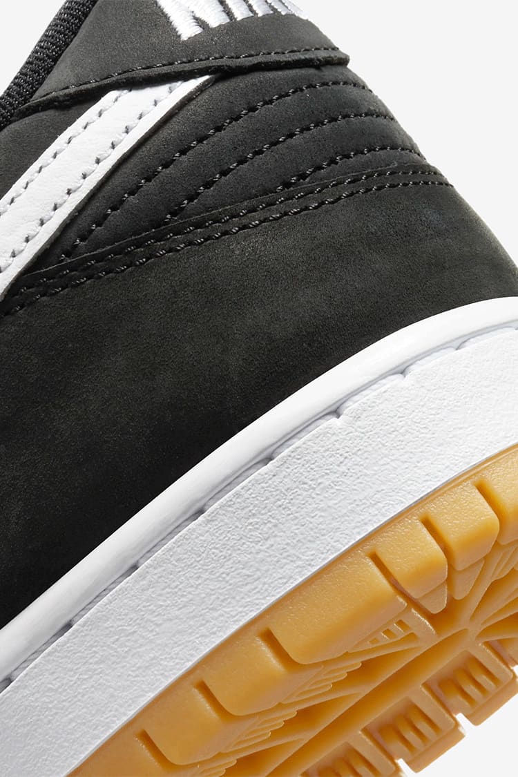 Nike dunk best sale sb black gum