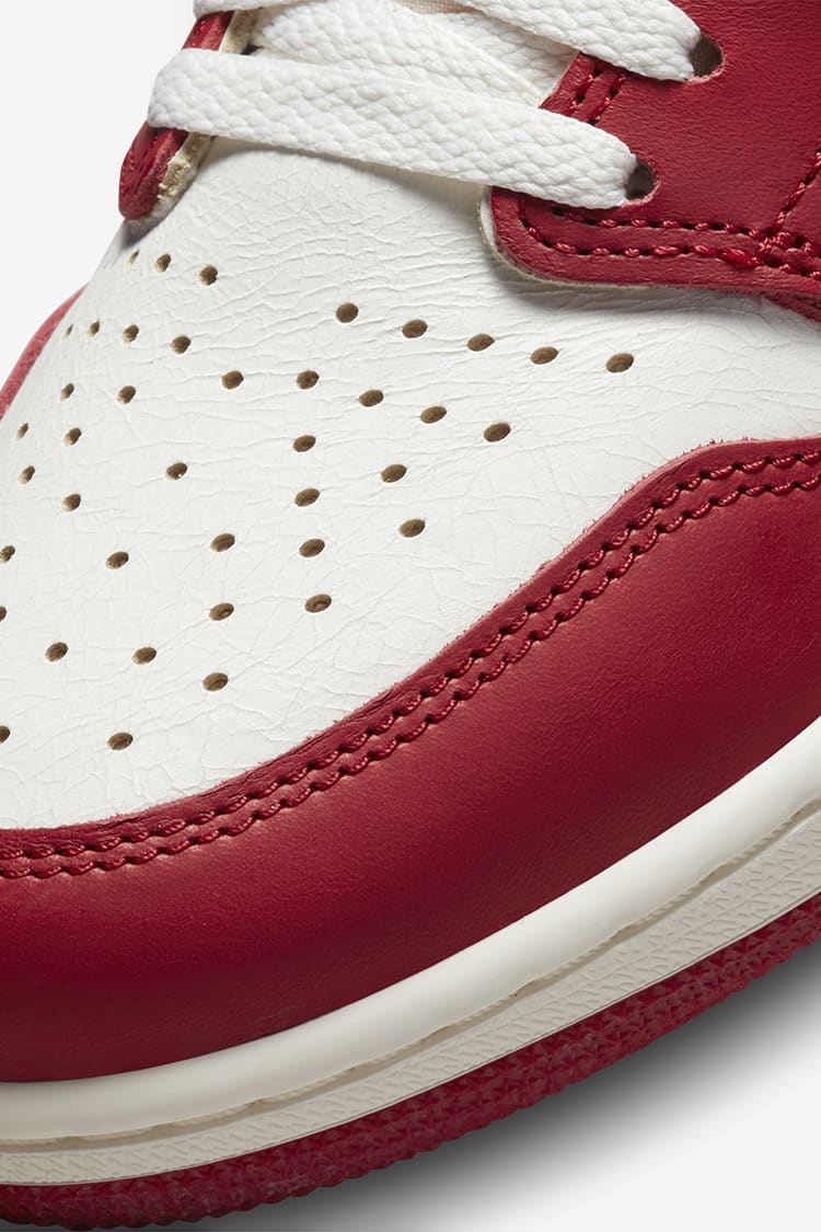 Air Jordan 1 'Chicago' (DZ5485-612) Release Date. Nike SNKRS ID