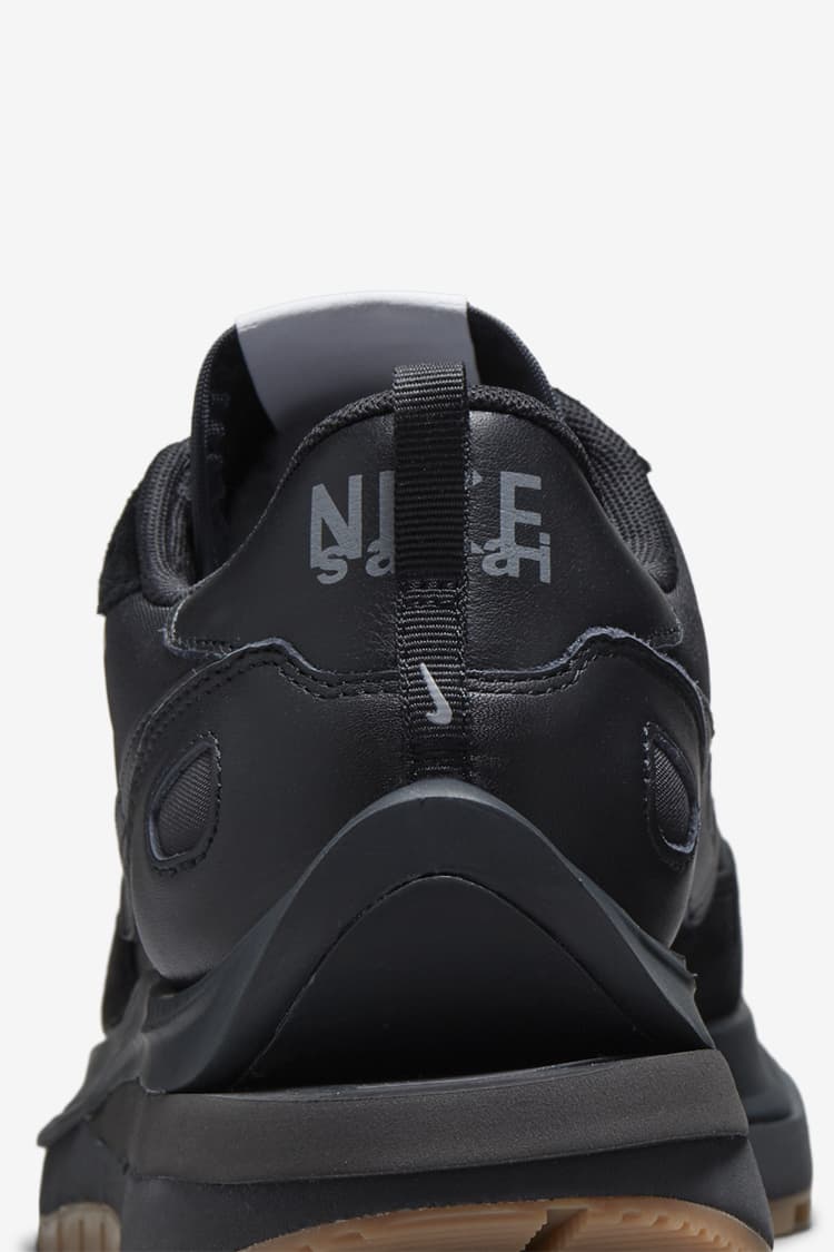 Nike x vapor sacai sacai VaporWaffle 'Black and Gum' (DD1875-001) Release Date