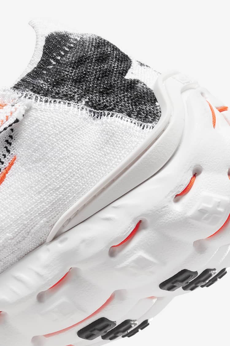 NIKE公式】ISPA マインドボディ 'White and Total Orange' (DH7546-100