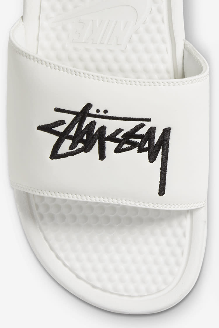 【人気の】STUSSY x NIKE Benassi サンダル