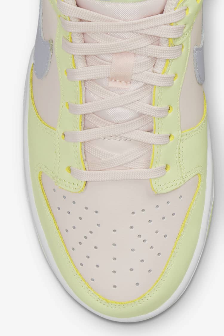 light pink nike dunks