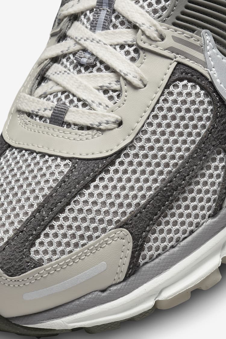 NIKE公式】ズーム ボメロ 5 'Iron Ore and Flat Pewter' (FD0791-012 ...