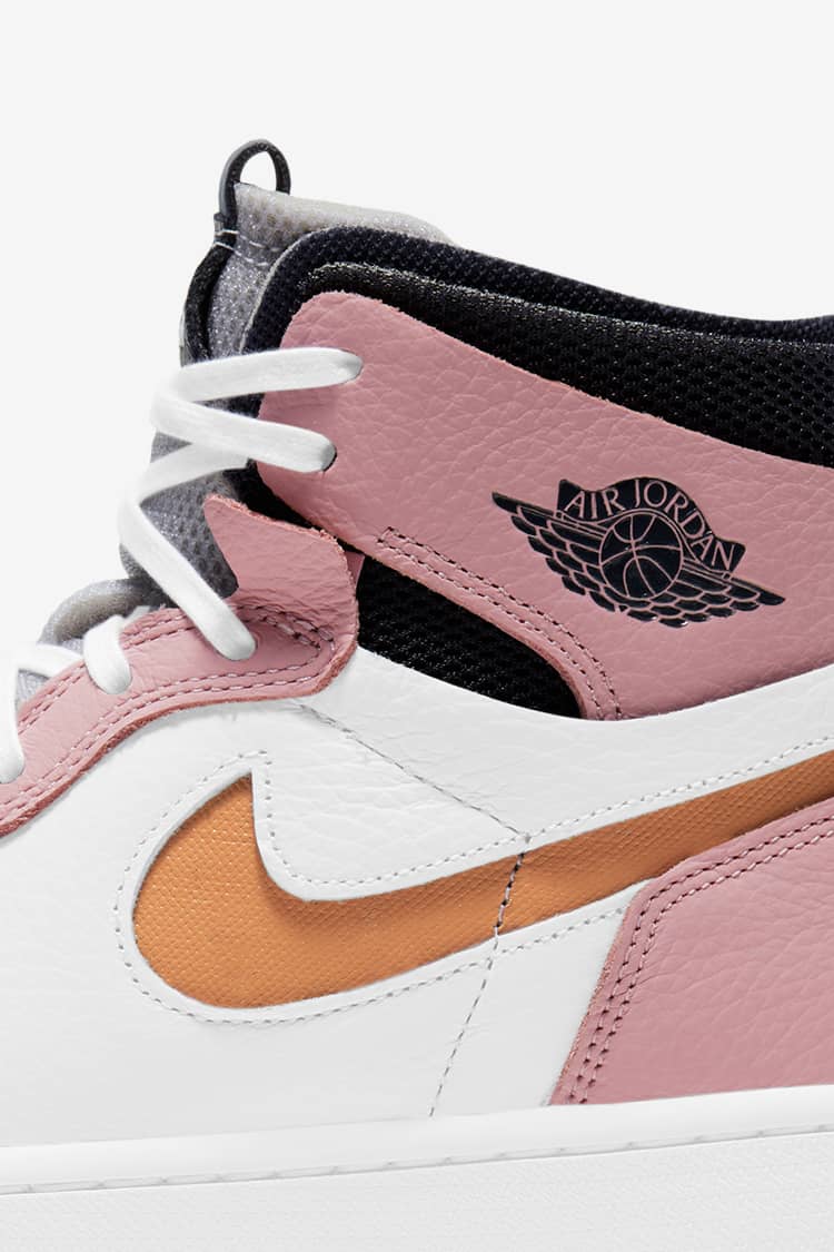 pink jordan 1 zoom