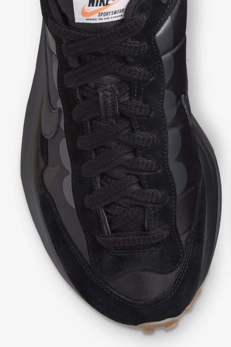nike sacai vaporwaffle black noir