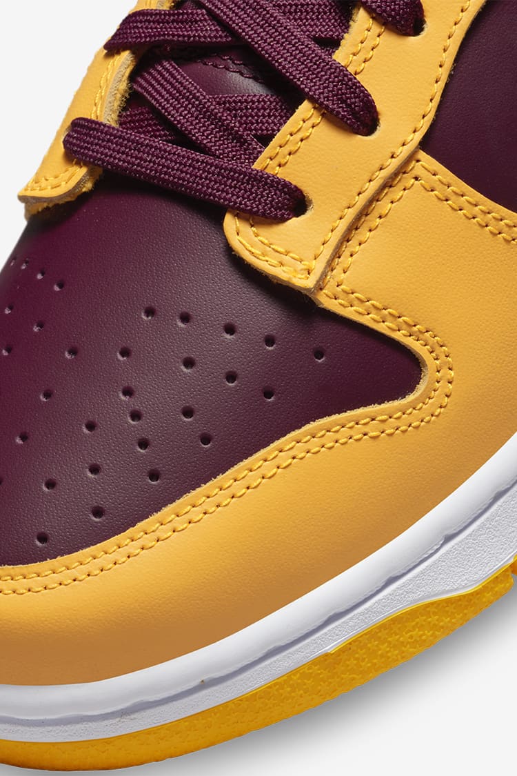 Dunk Low 'University Gold and Deep Maroon' (DD1391-702) Release 