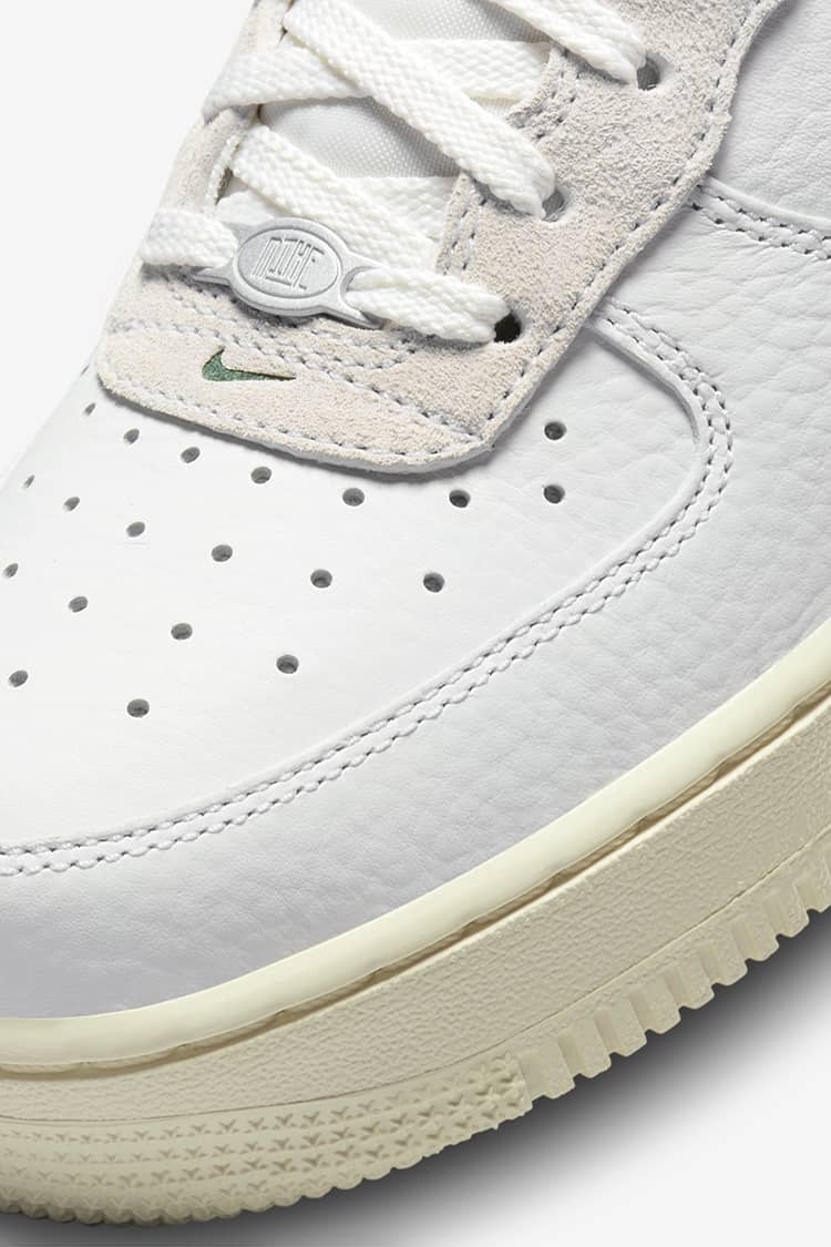 女款Air Force 1 '07 'Summit White and Gorge Green' (DR0148-102