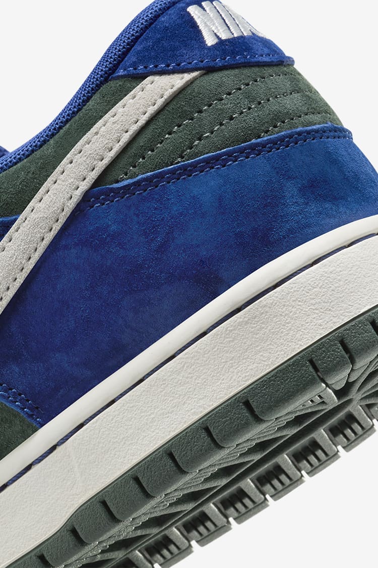 Nike SB Dunk Low Pro 'Deep Royal Blue and Vintage Green' (HF3704-400)  release date. Nike SNKRS CA