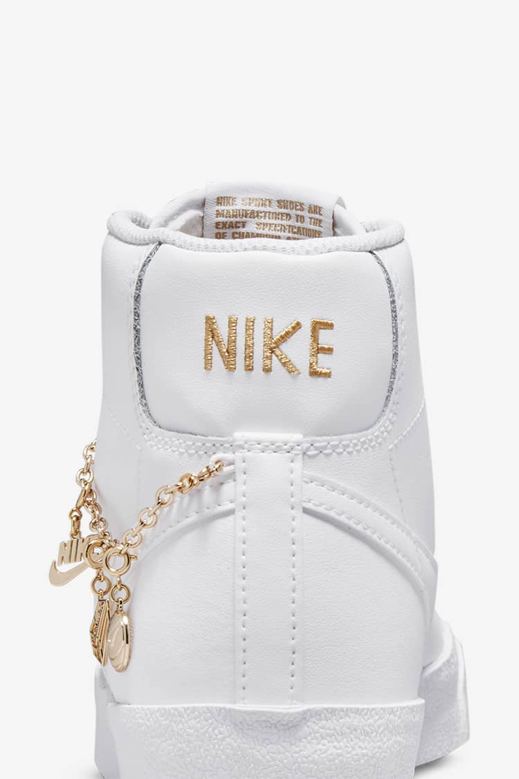 NIKE公式】レディース ブレーザー MID '77 'White Pendants' (DM0850