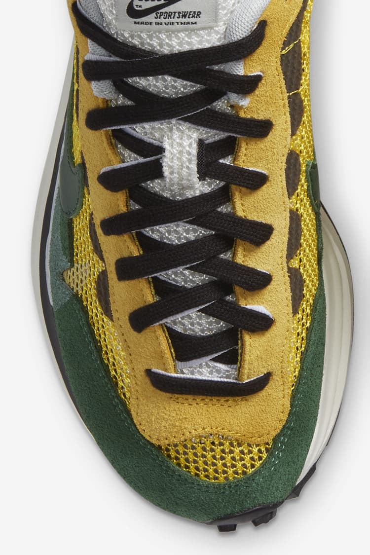 Nike x sacai VaporWaffle 'Tour Yellow & Gorge Green-Sail' Release 