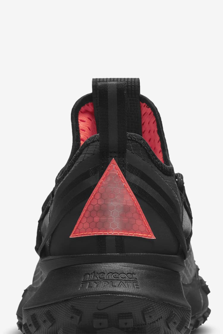 nike mountain fly low