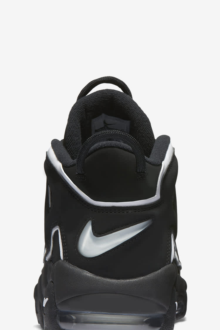 Nike air more store black and white