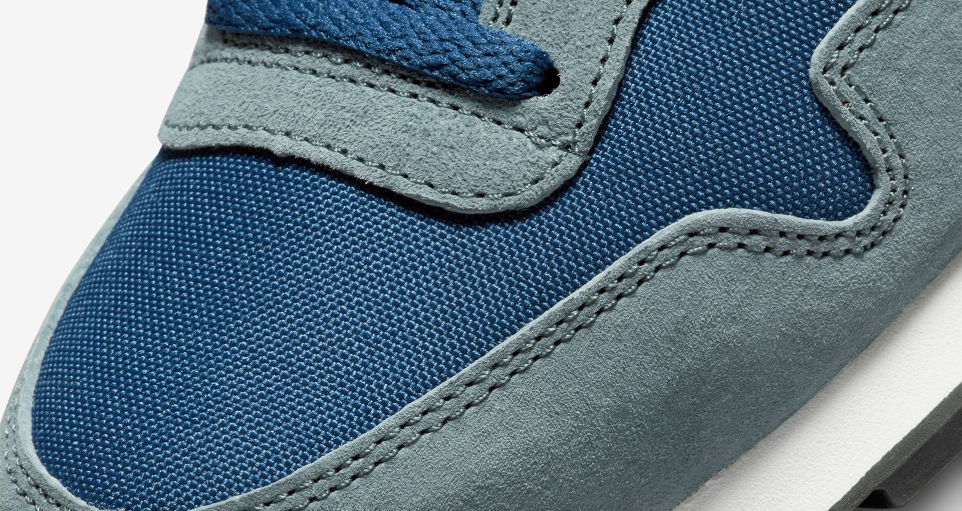 Air Pegasus 83 'Mineral Slate and Valerian Blue' (DQ7675-400) Release ...