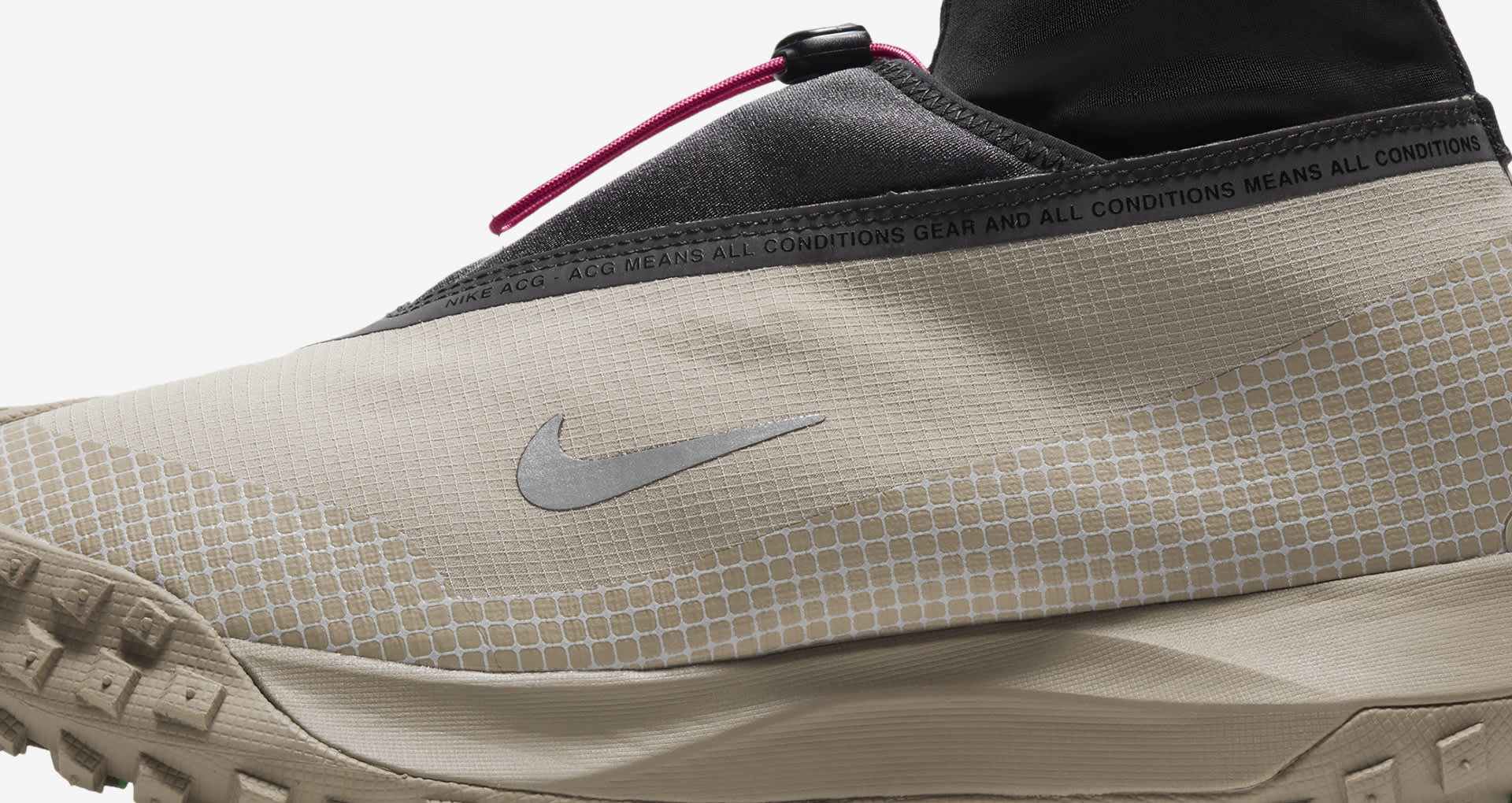 nike pegasus trail khaki