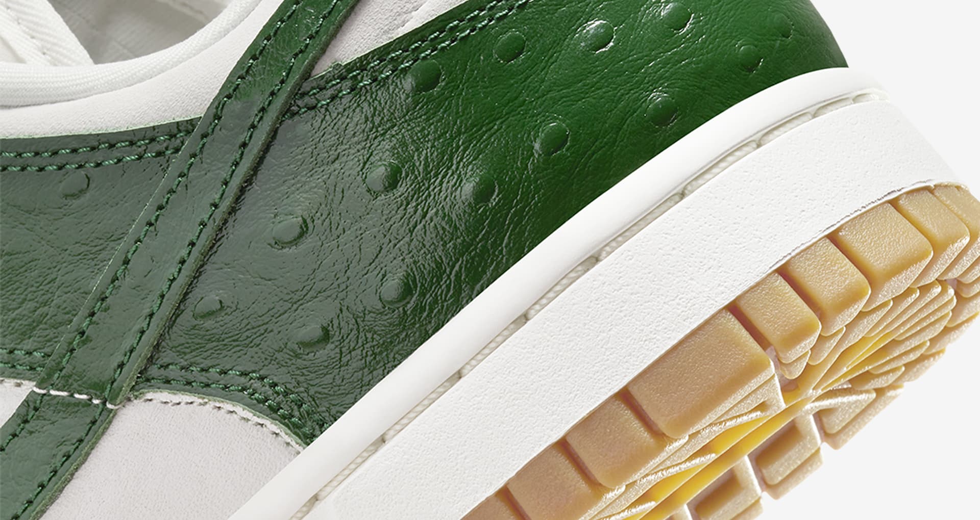 dunk low green womens