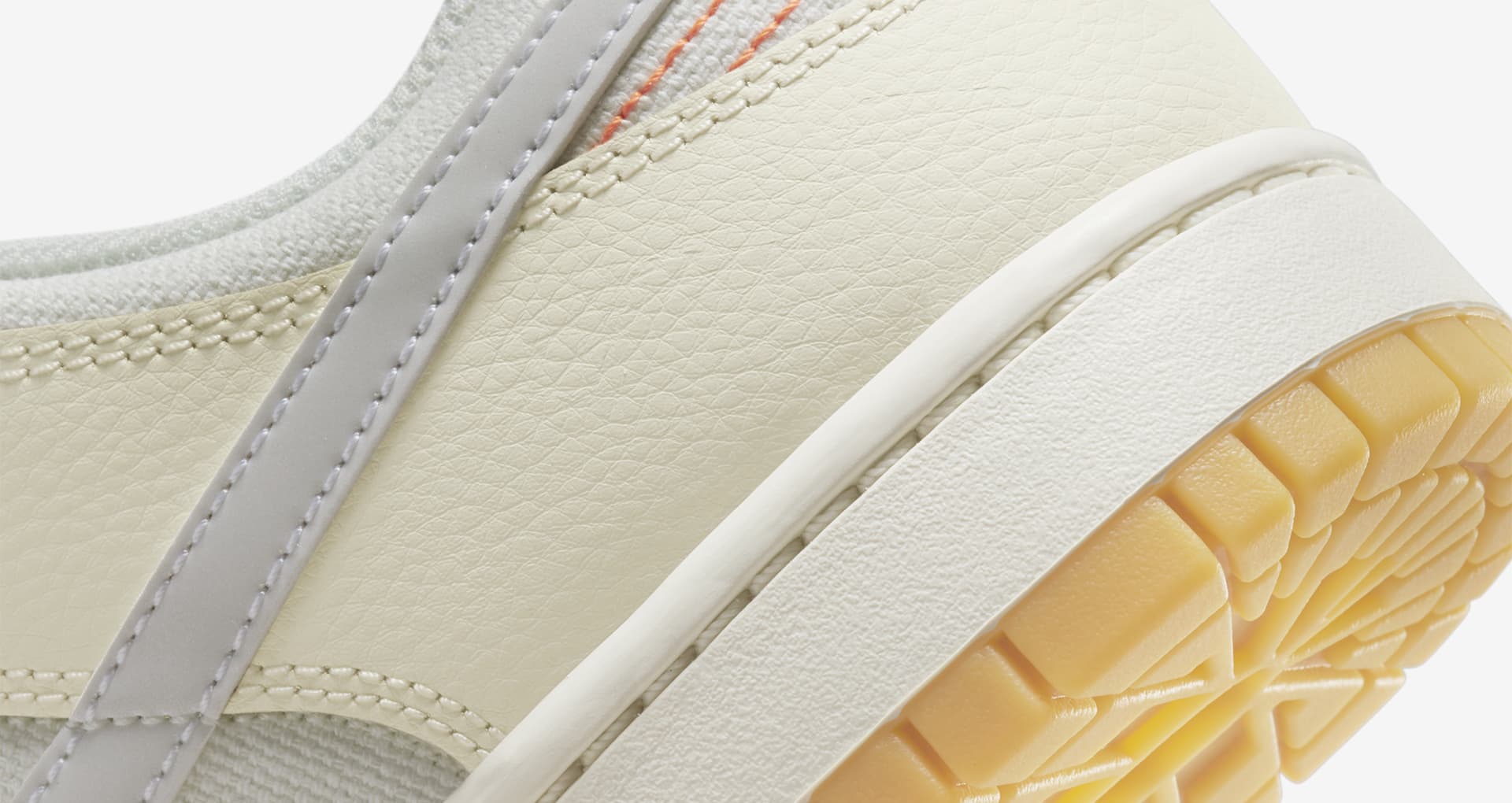 Dunk Low 'Pale Vanilla and Sail' (FJ5475-100) Release Date. Nike SNKRS PH