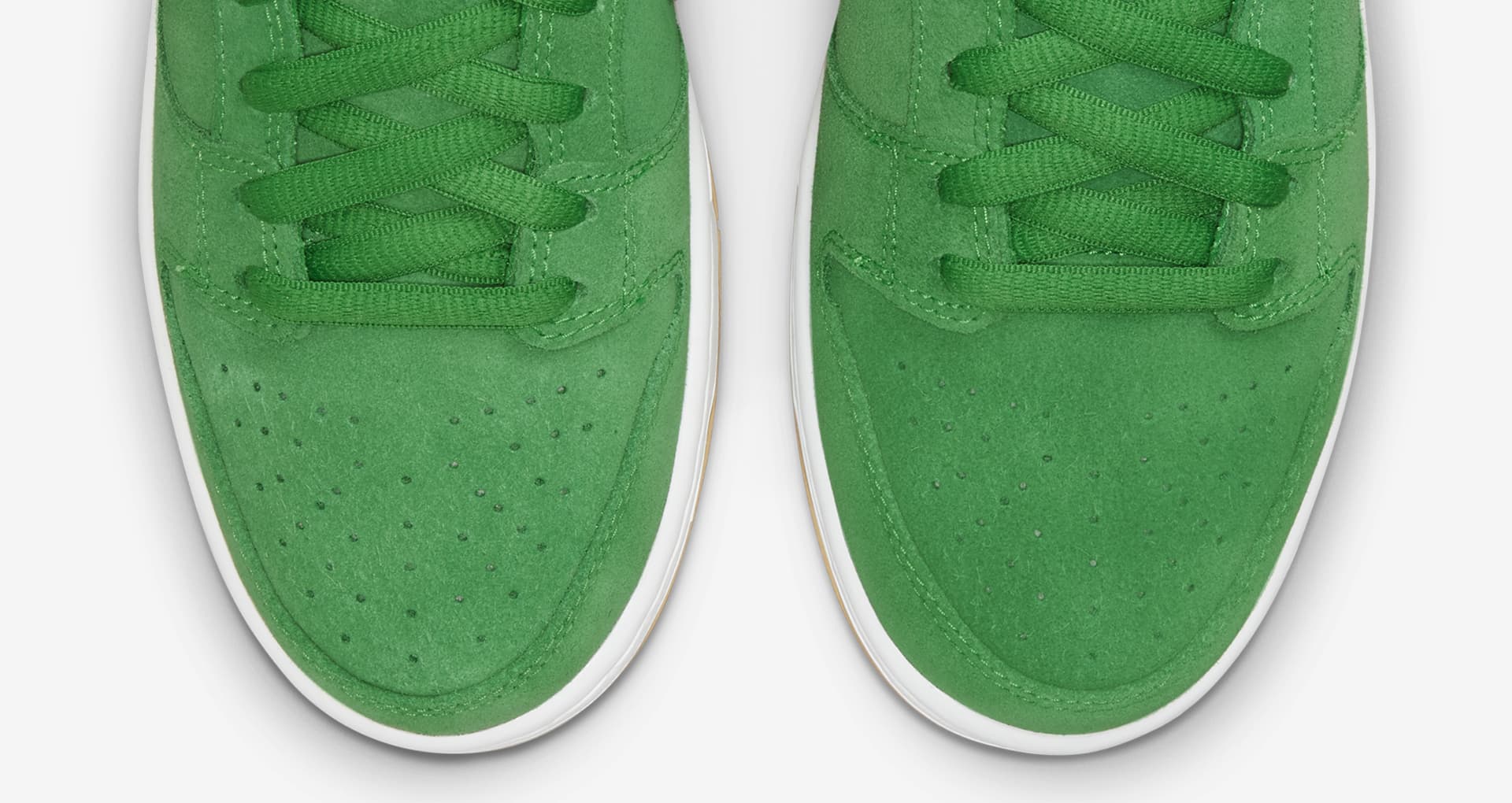 SB Dunk Low Pro 'Shamrock' (BQ6817-303) Release Date. Nike SNKRS SI