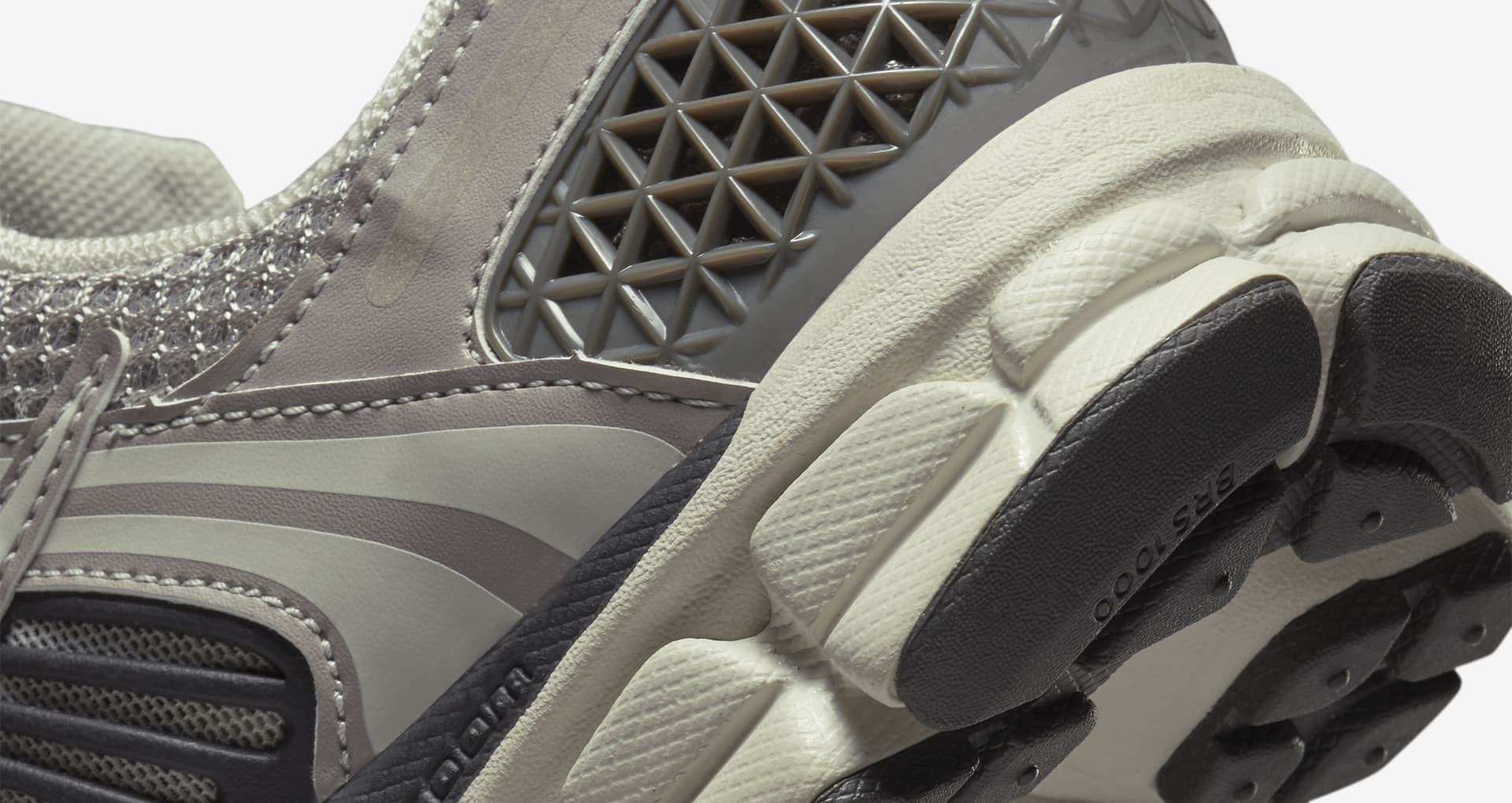 Nike Zoom Vomero 5 Metallic Pewter