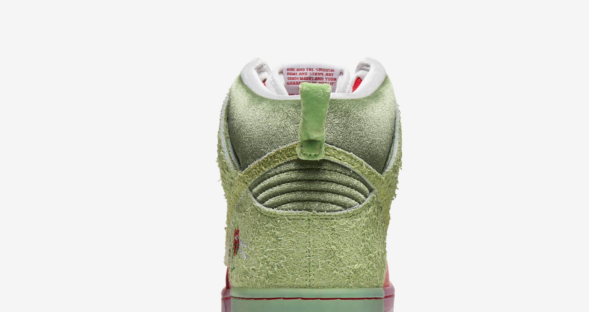 strawberry dunks release date