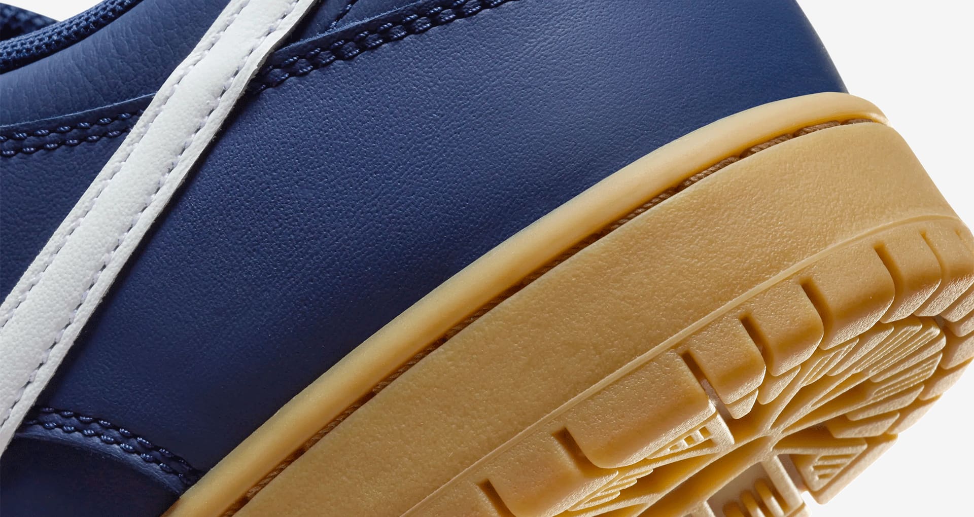 SB Dunk Low Pro 'Navy' Release Date. Nike SNKRS MY