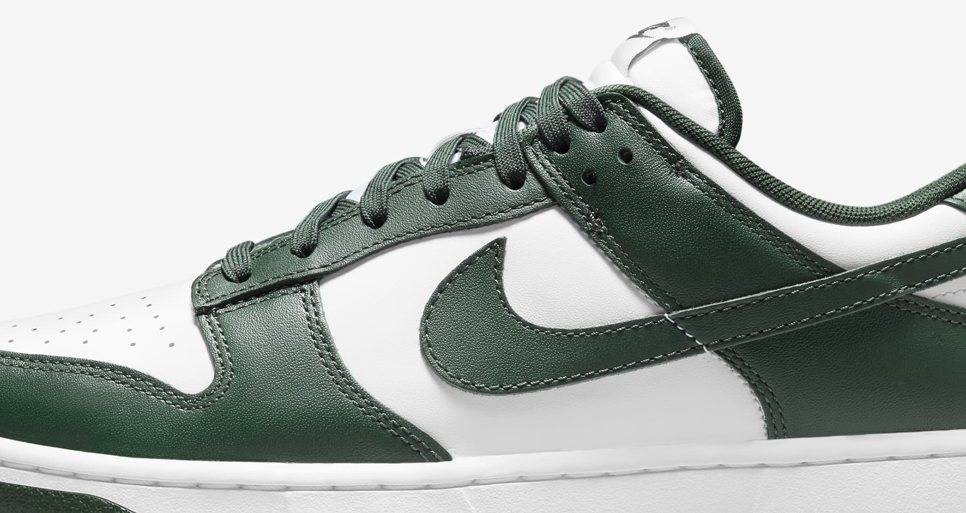 Dunk Low 'Varsity Green' Release Date. Nike SNKRS IN