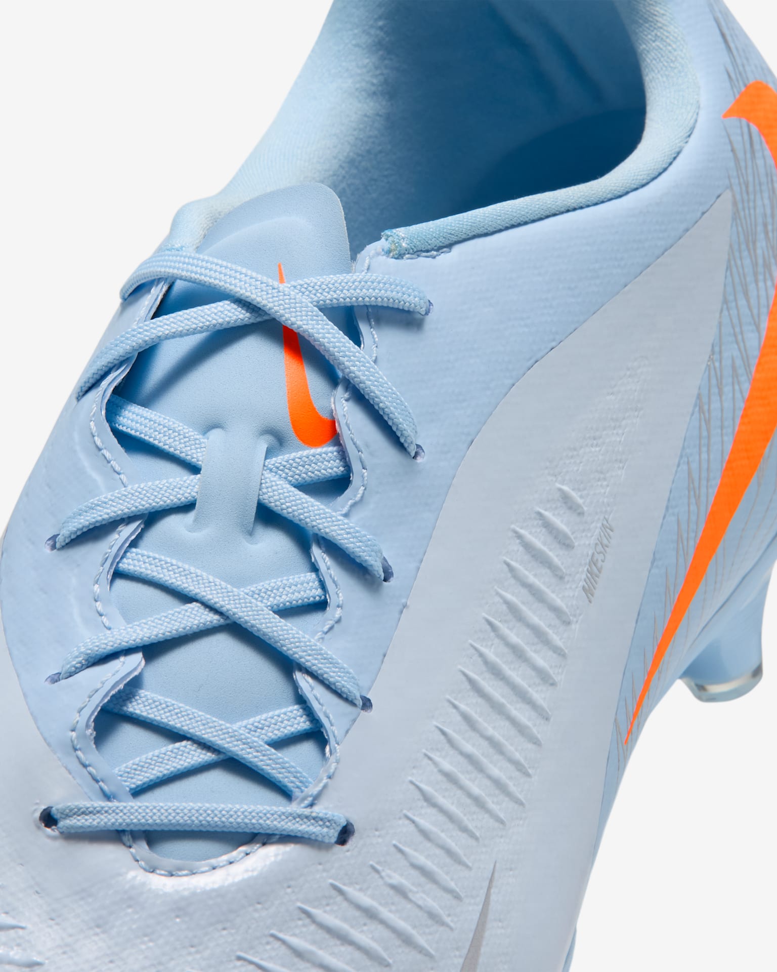 Chuteiras de futebol multiterreno Nike Phantom 6 Low Academy. Nike PT