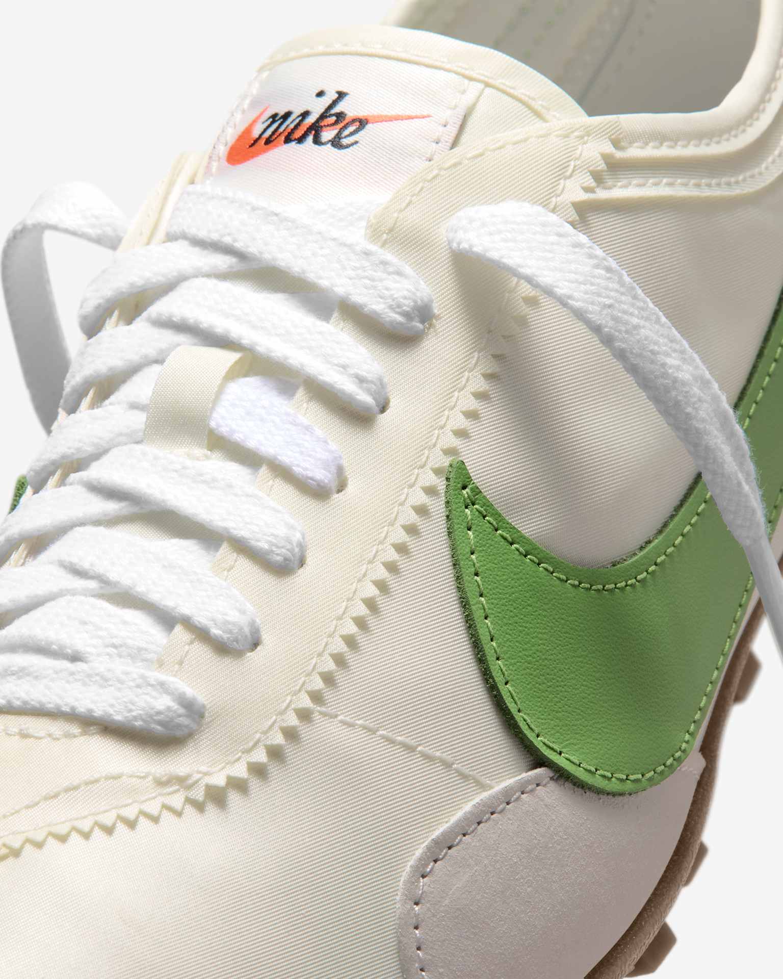 Nike Moon Shoe OG SP Sail/Light Bone/Chlorophyll