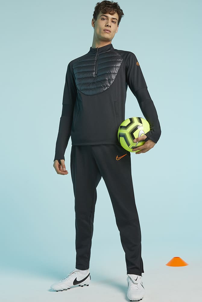 Ponte de pie en su lugar financiero emocionante Nike Therma-FIT Academy Winter Warrior Camiseta de fútbol de entrenamiento  - Hombre. Nike ES