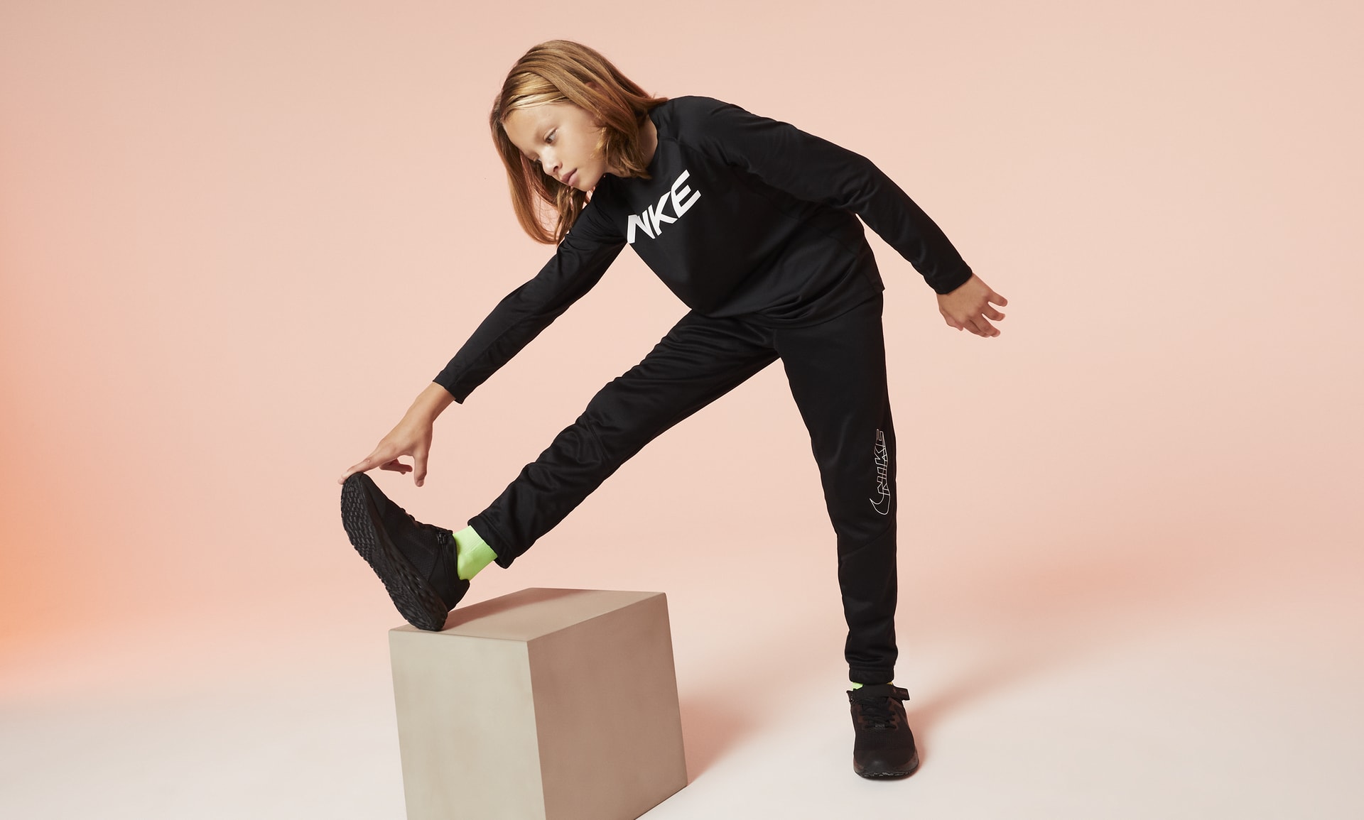 Chaussure facile à enfiler et à retirer Nike Revolution 6 FlyEase pour  Jeune enfant