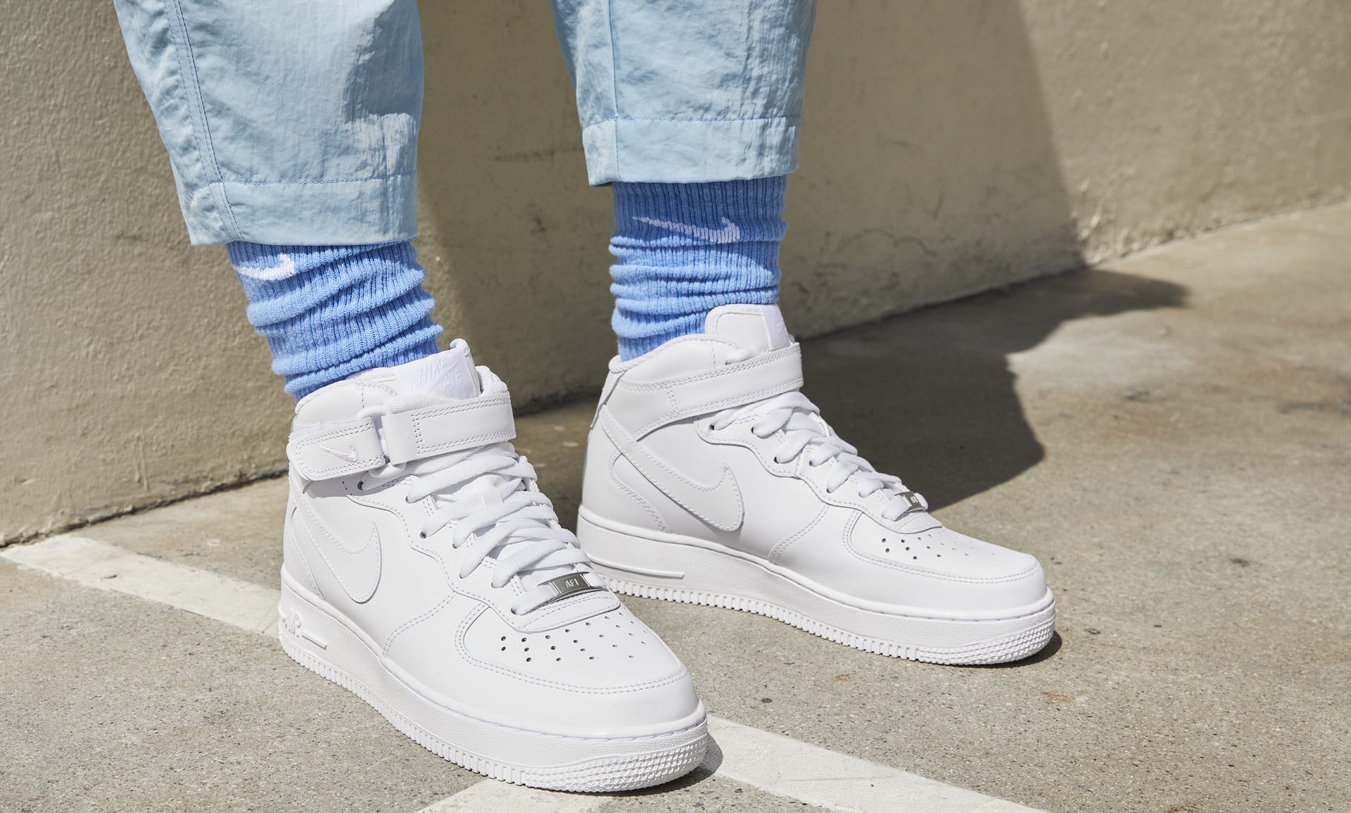 HOW TO STYLE NIKE AIR FORCE ONES with socks