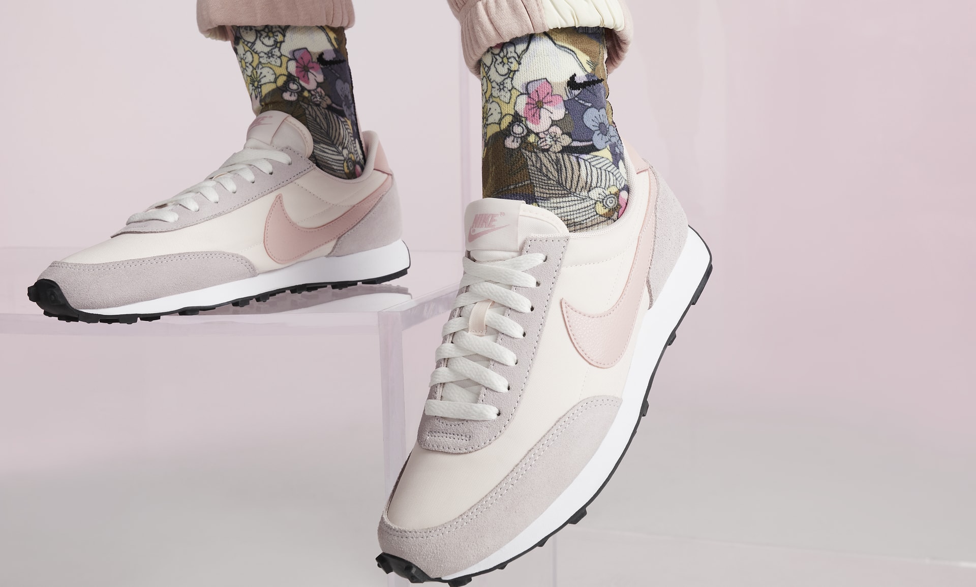 nike daybreak trainers pink