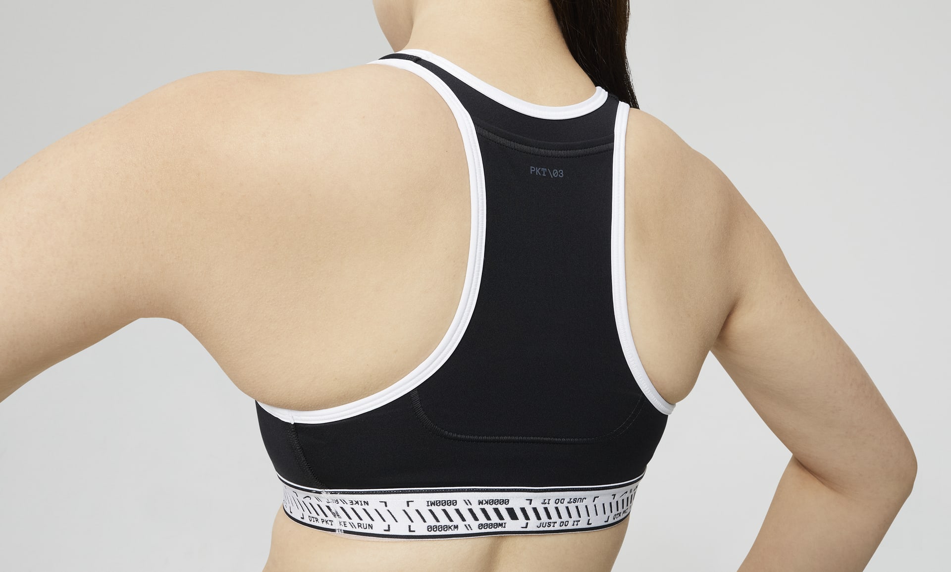 NWT Nike Women's Sports Bra Swoosh Pocket 6 Hidden Pockets Dri-fit