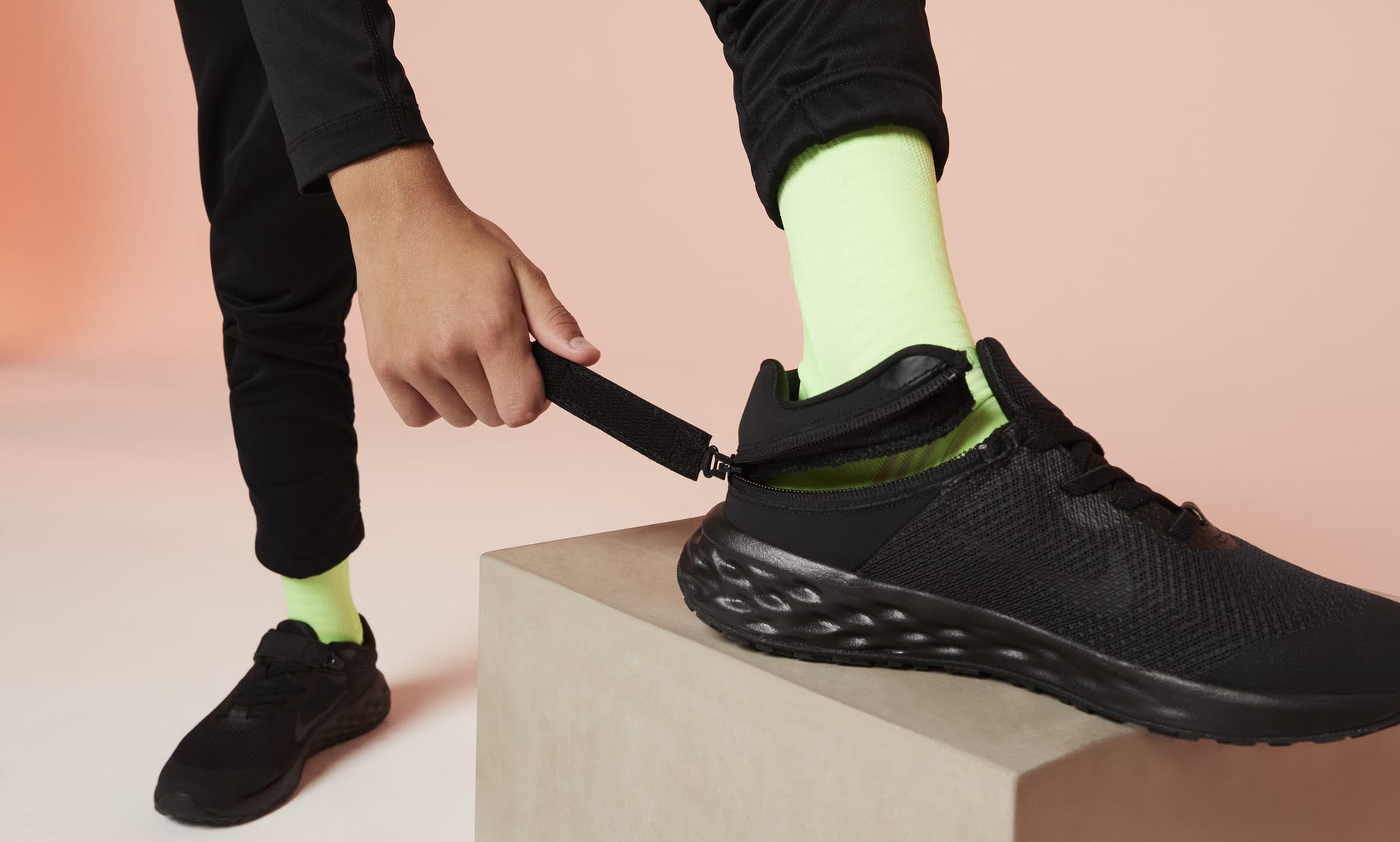 Nike Revolution 6 FlyEase Older Kids\' Easy On/Off Road Running Shoes. Nike  LU
