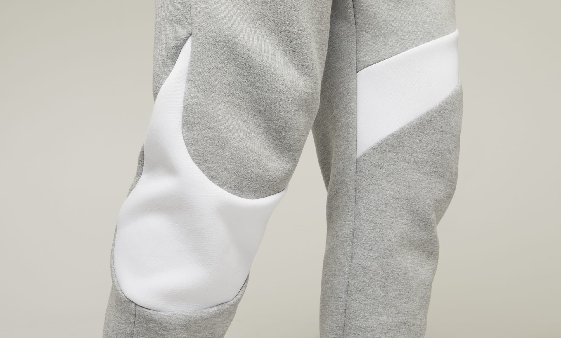 Nike Junior Tech Fleece Pant | Dark Grey Heather / Black | Footasylum