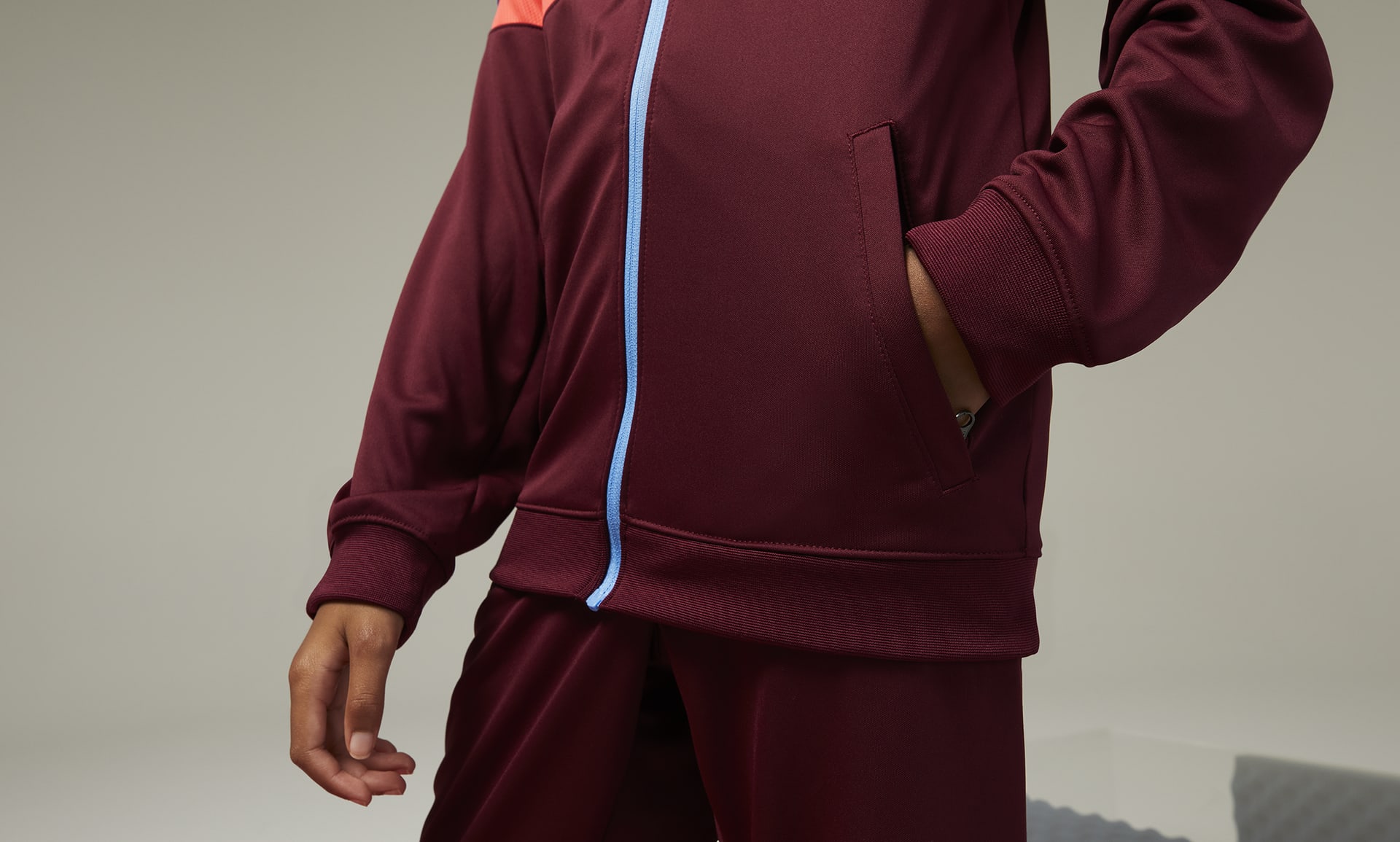 Nike DriFIT Kylian Mbappé Older Kids' Football Tracksuit. Nike HR
