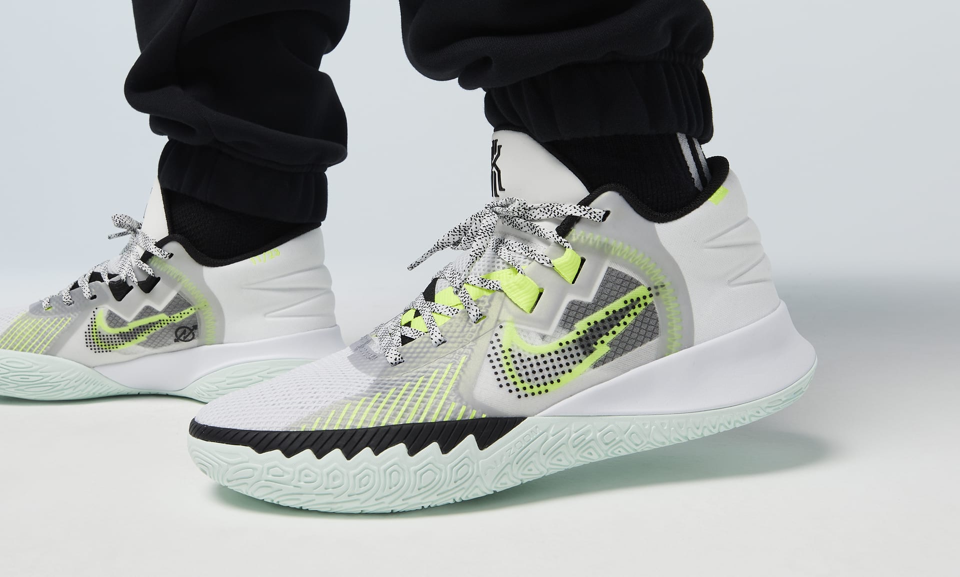 Nike kyrie flytrap basketball shoes on sale