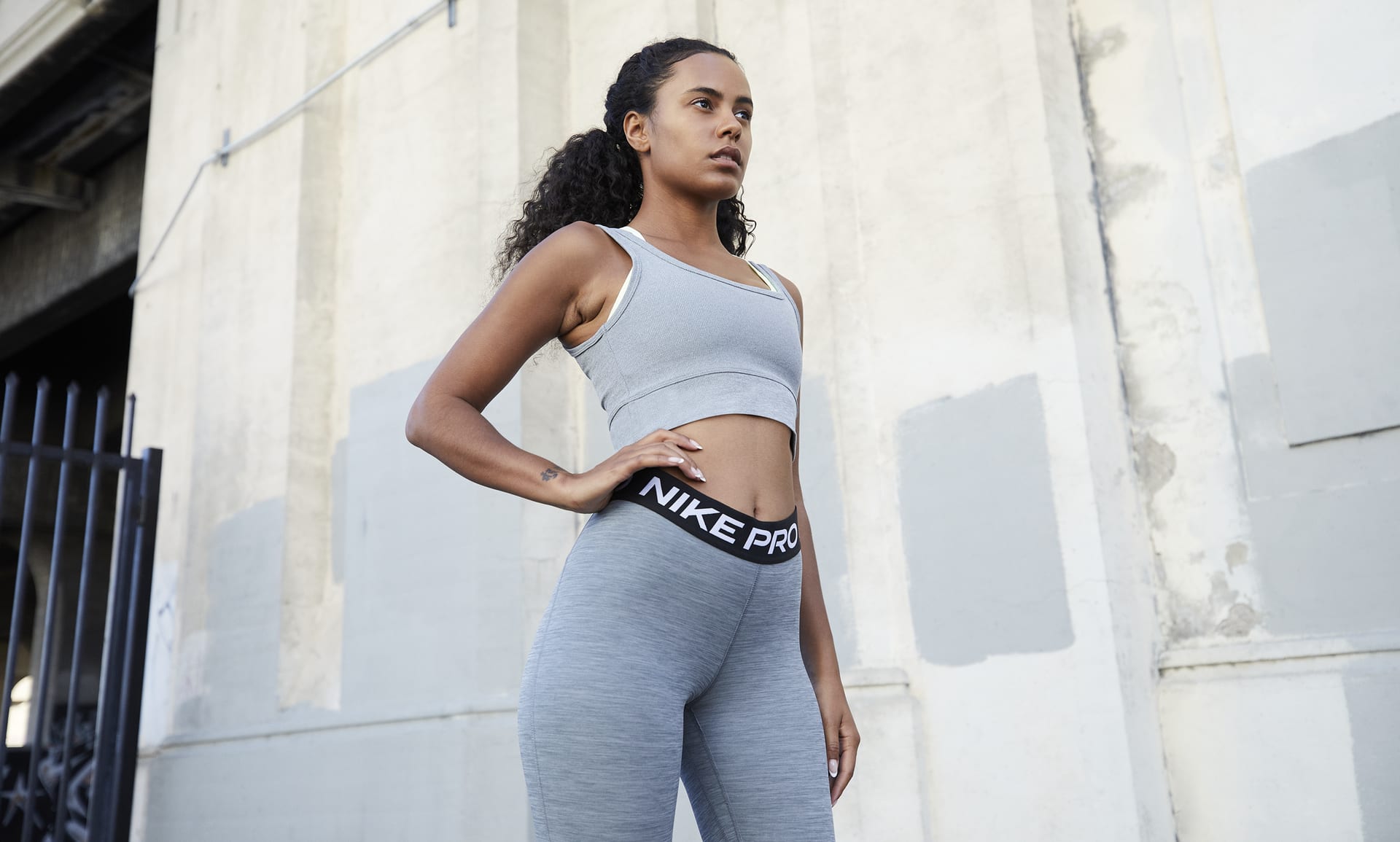 Buy Nike Black Pro 365 Cropped Leggings for Women in Saudi
