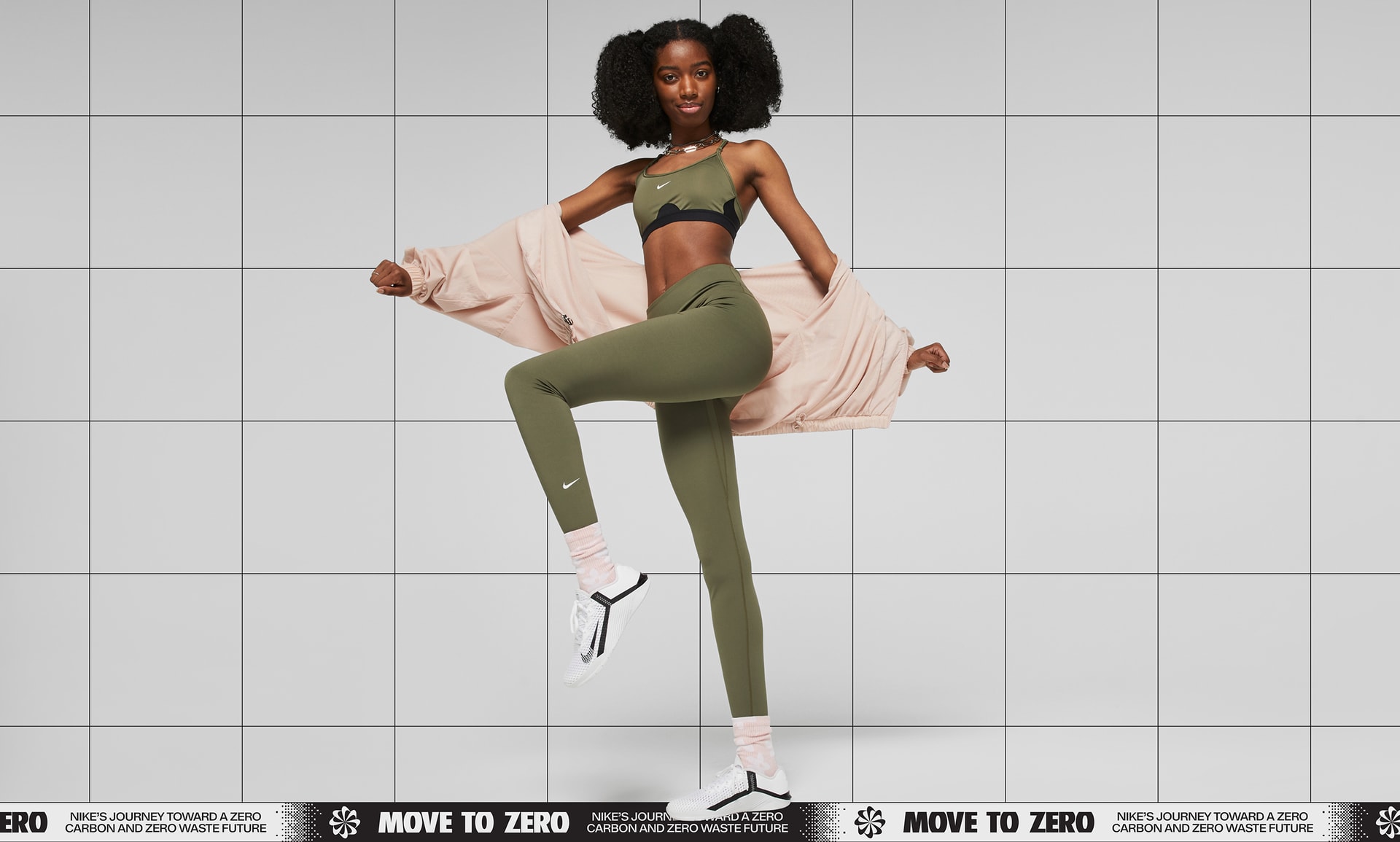 Купить оптом тайтсы женские Nike DD0245-010 в интернет-магазине