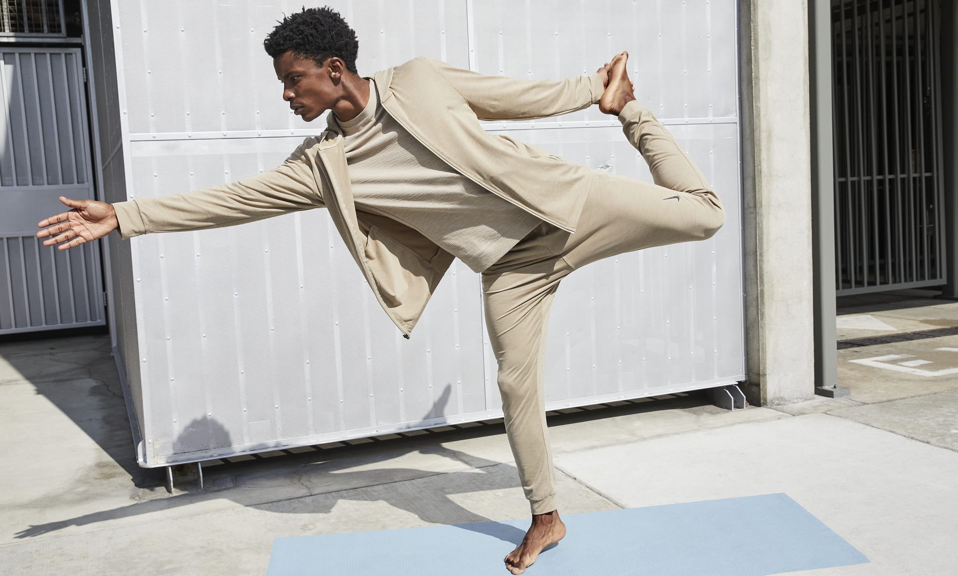 Nike Men's Dri-fit Flex Tapered Yoga Pants In Grey
