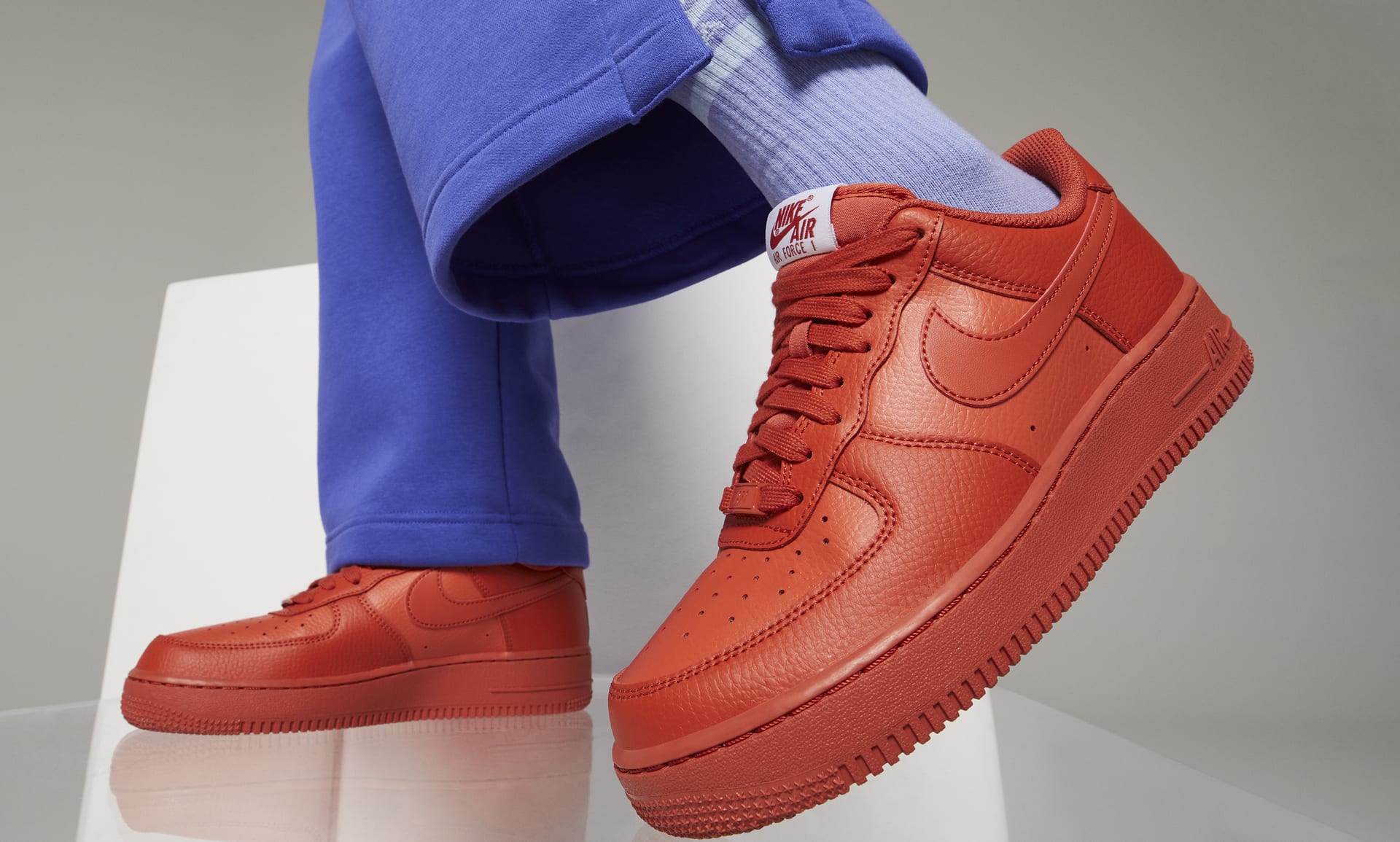 Nike air force 1 low triple red hotsell release date