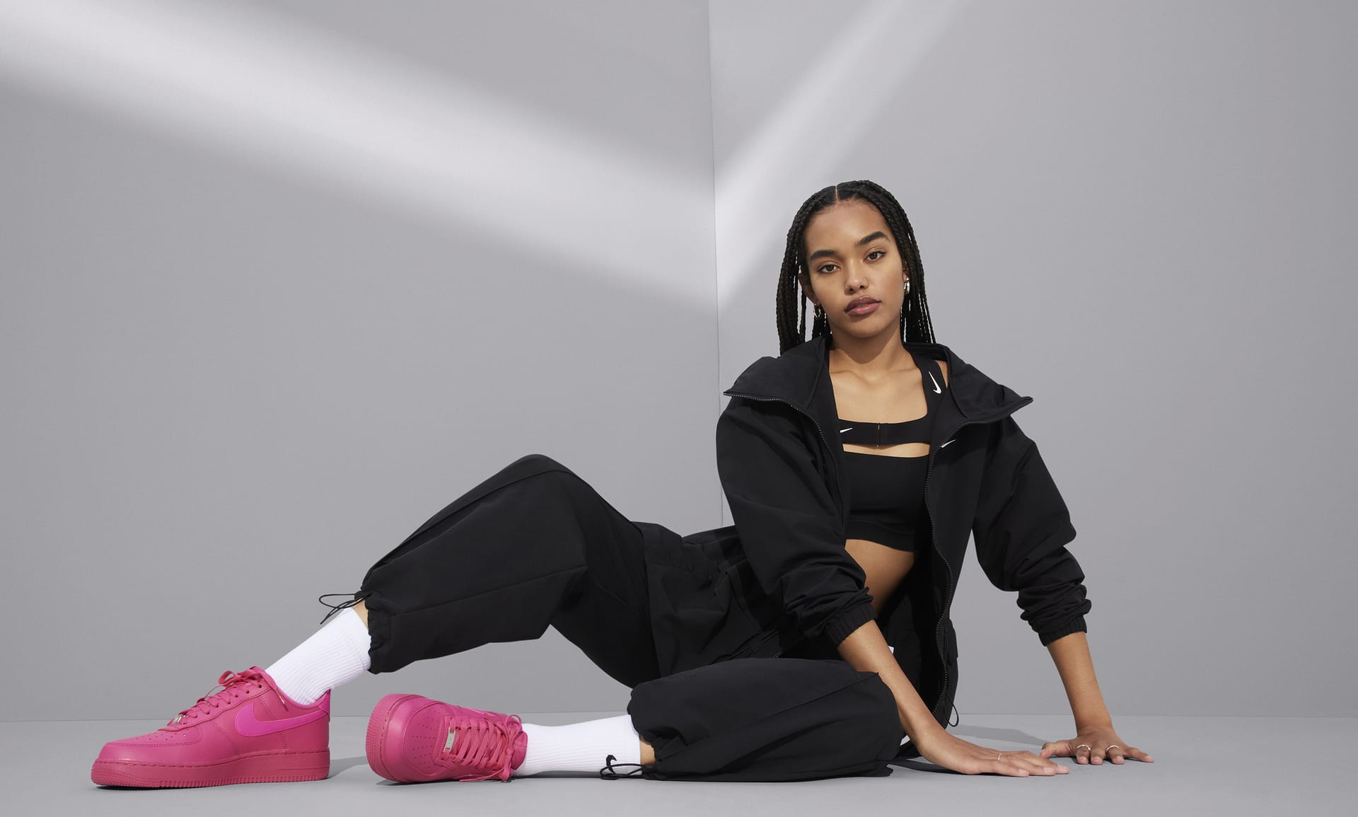 Nike Sportswear Everything Wovens Women's Mid-Rise Open-Hem Pants. Nike.com