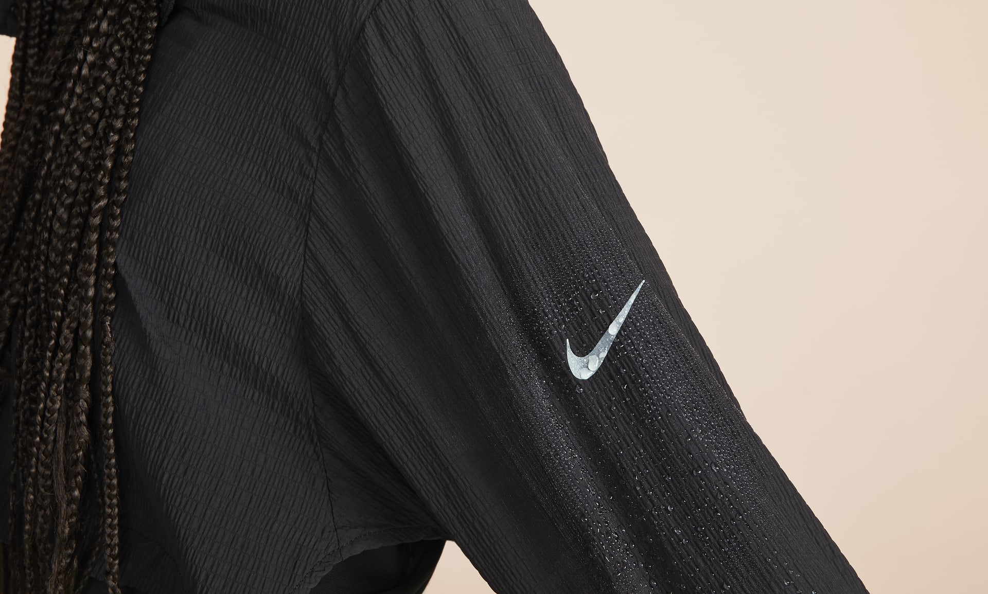 Nike Run Division Women's Transform Running Jacket. Nike BE