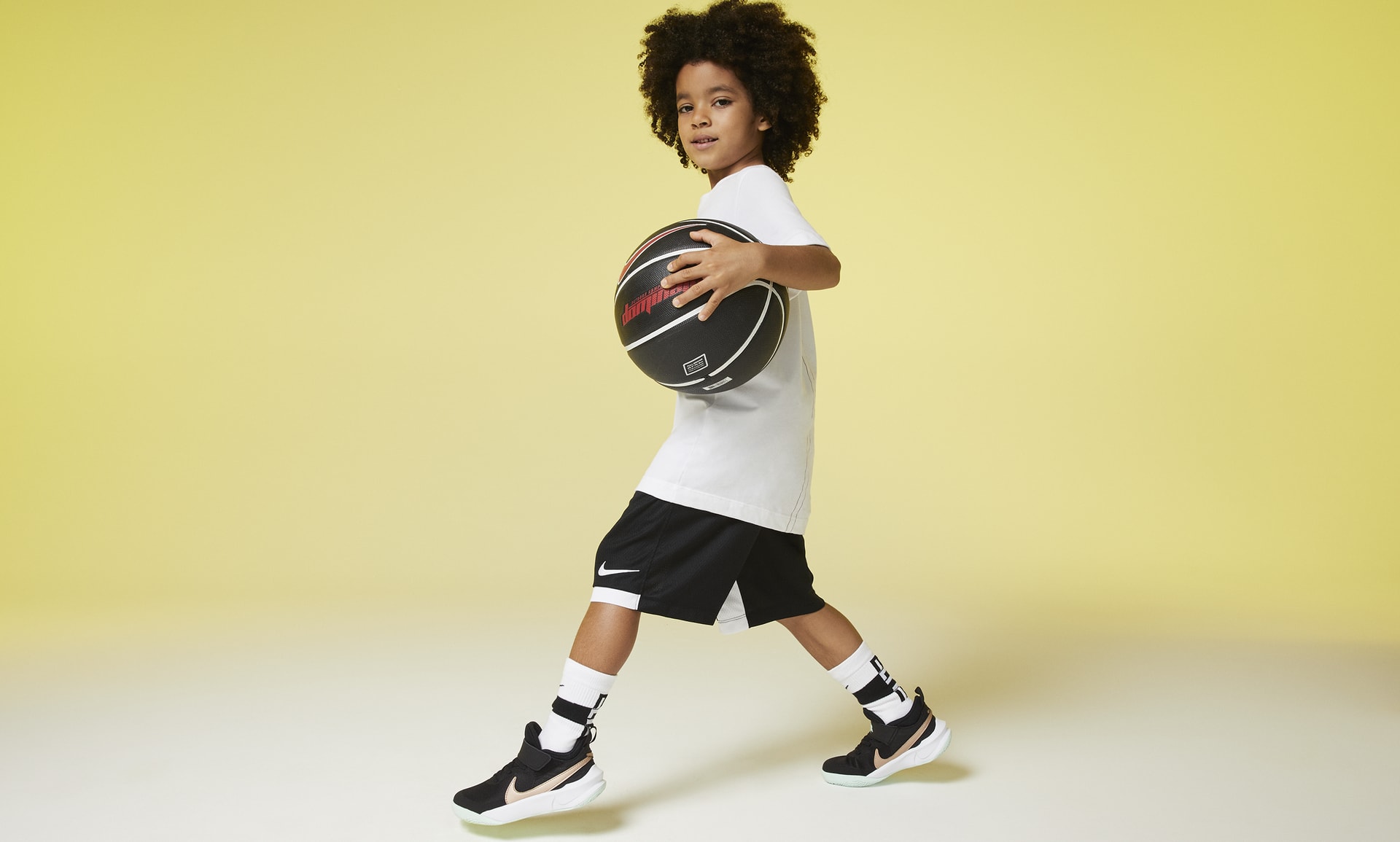 recibir lema embrague Calzado para niños talla pequeña Nike Team Hustle D 10. Nike.com