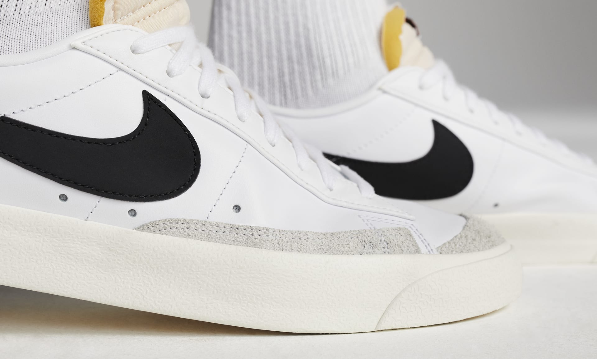 NIKE BLAZER LOW 77 VNTG SUEDE靴/シューズ