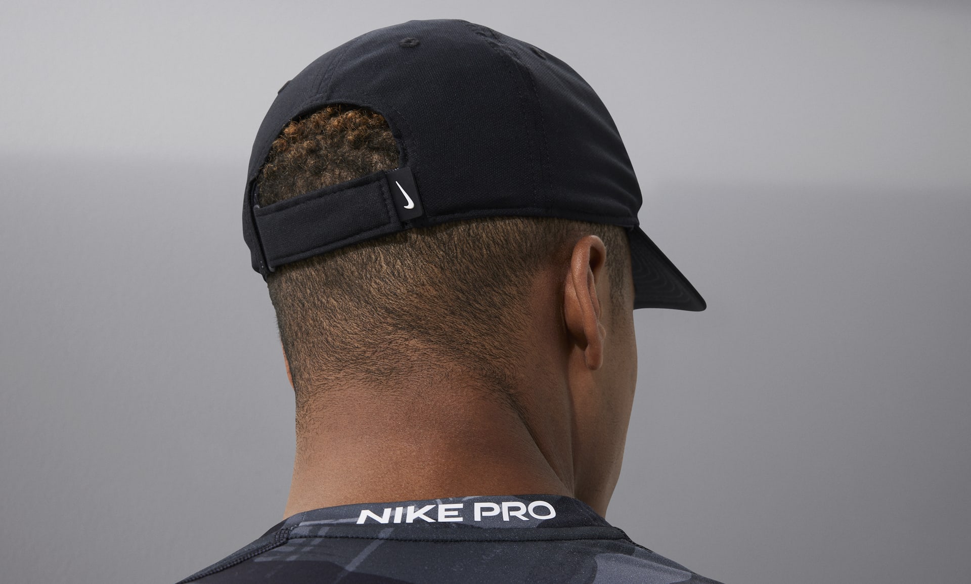 NIKE公式】ナイキ Dri-FIT クラブ ストラクチャード スウッシュ