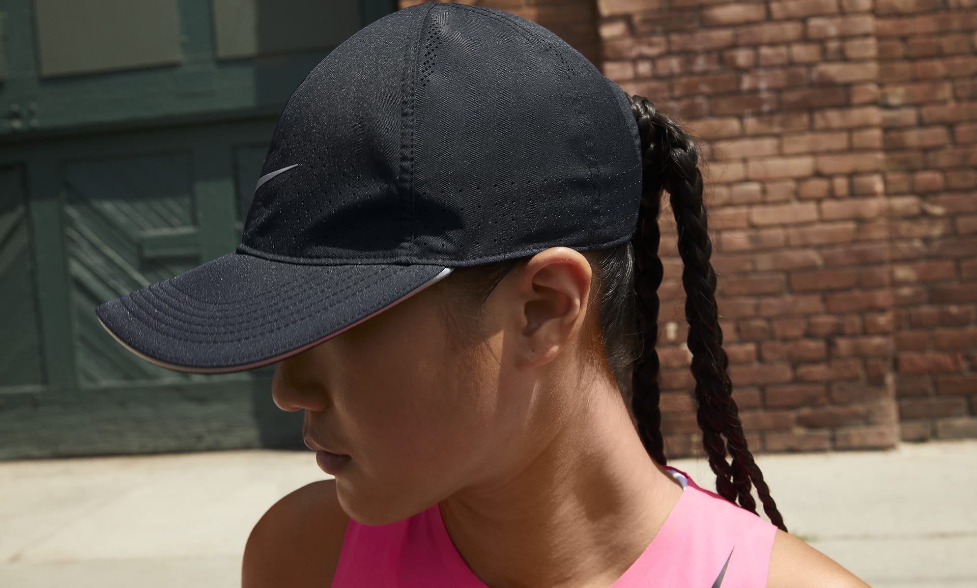 Nike Sportswear AeroBill Featherlight Women's Adjustable Cap.