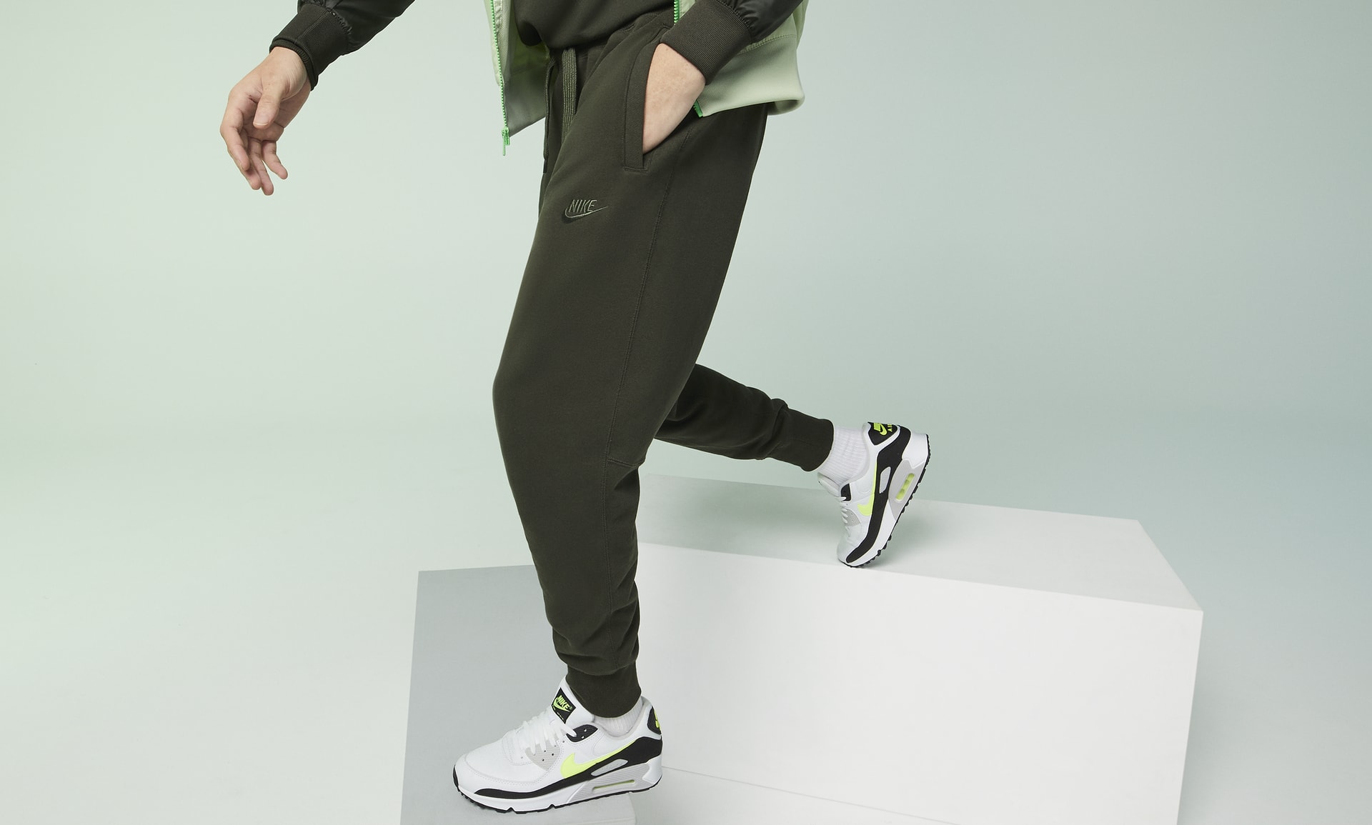 Nike Men's Sportswear Pants Joggers NWT Polyester GRAY WHITE 927998 061 XL