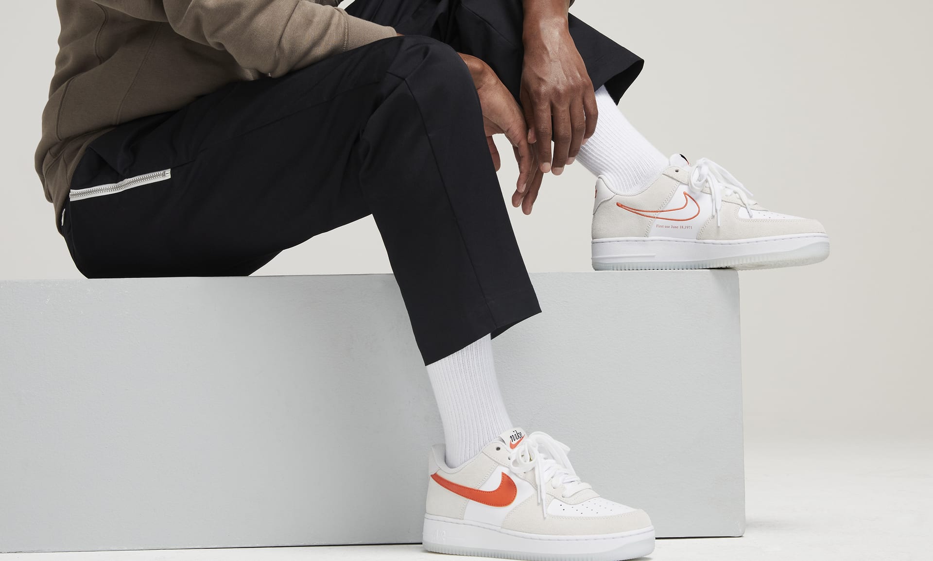 Sportswear Style Essentials Men's Unlined Cropped Pants. Nike.com