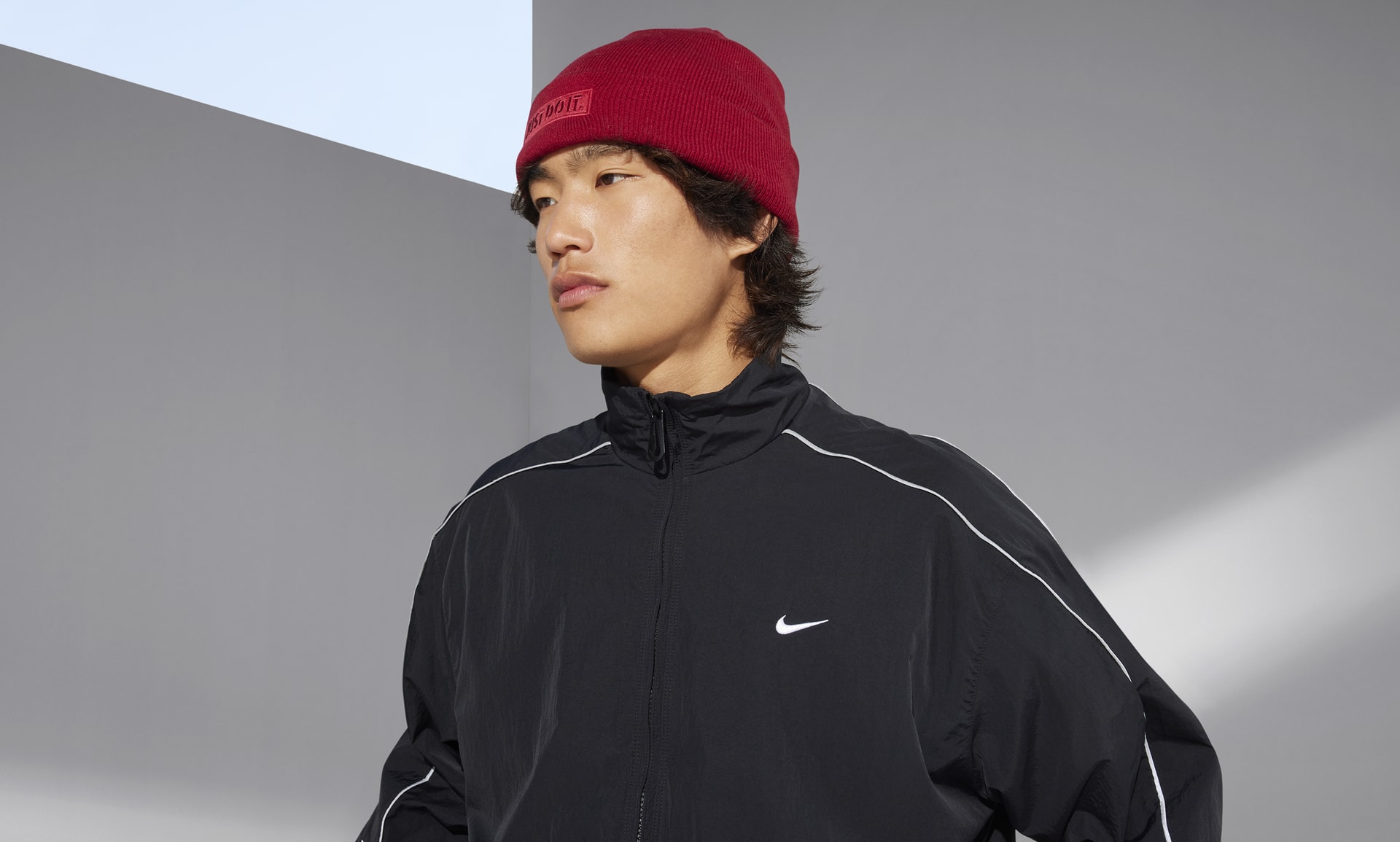 Nike Sportswear Mens Track Jacket Black AJ2681-010 – Shoe Palace